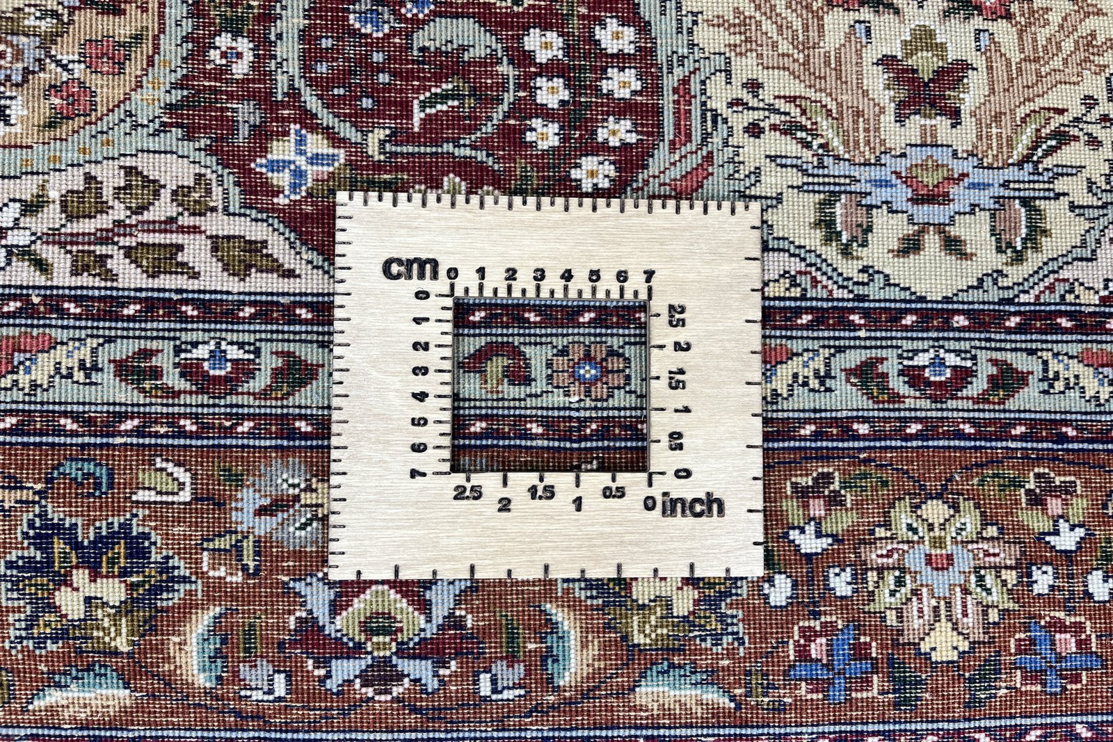 Tabriz Old — Hand-knotted, 150x185 cm, Beige, 100% Virgin Wool | View 11