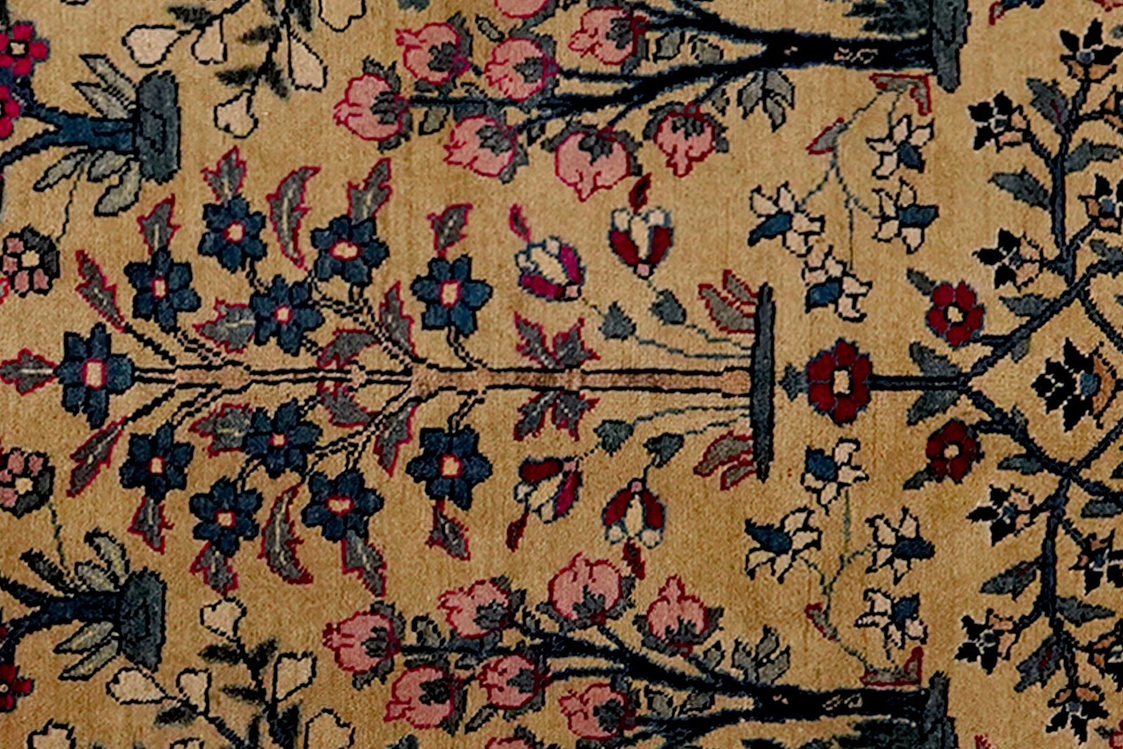 Tabriz Antique — Hand-knotted, 143x190 cm, Beige, 100% Virgin Wool | View 4