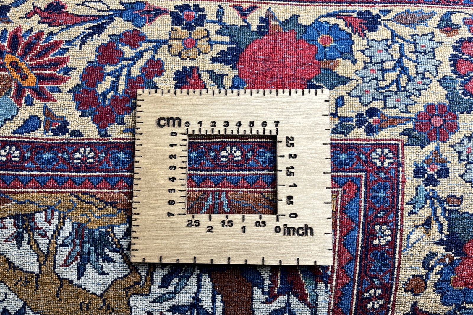 Ghazvin — Hand-knotted, 136x204 cm, Beige, 100% Virgin Wool | View 11