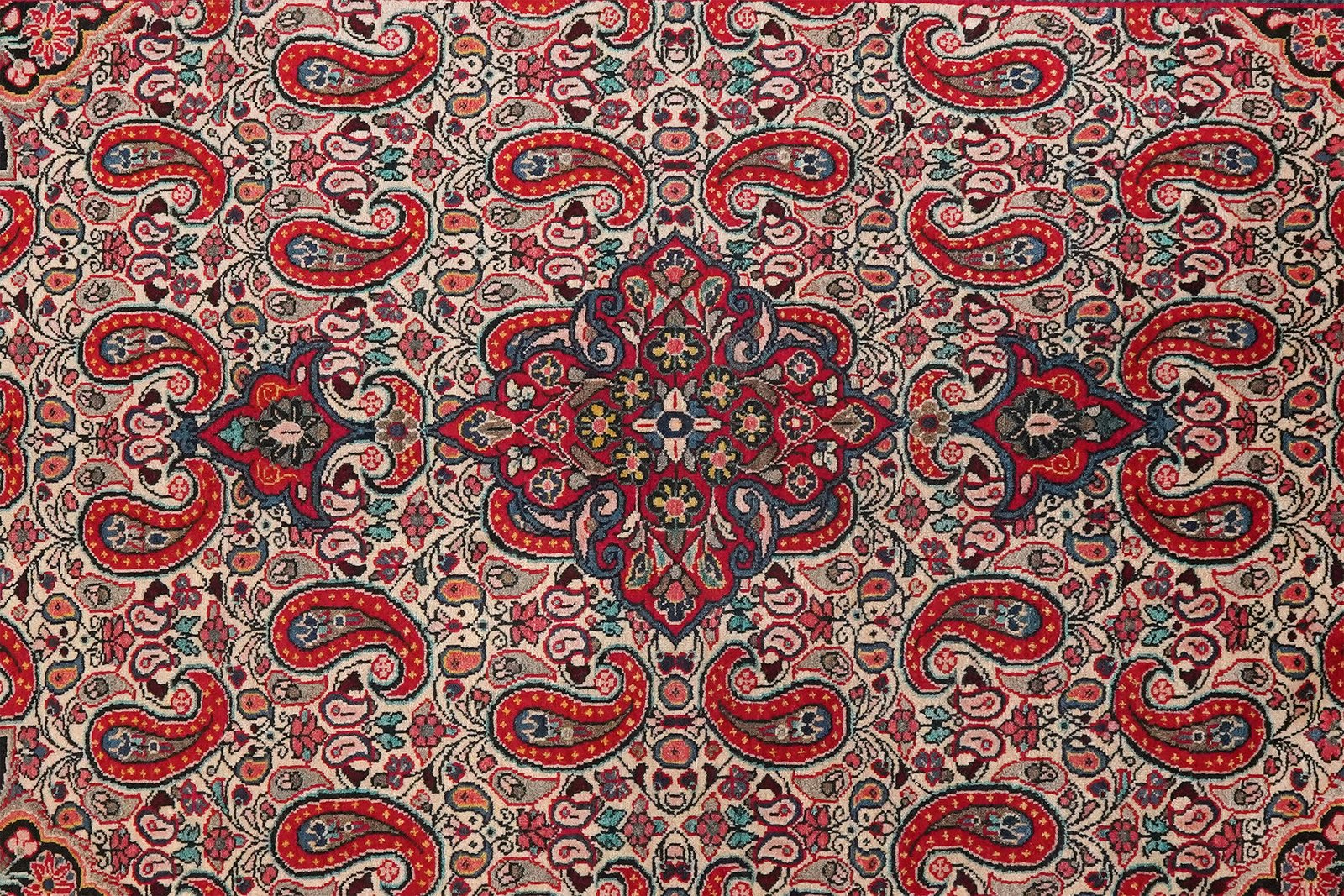 Ghiassabad — Hand-knotted, 102x156 cm, Beige, 100% Virgin Wool | View 4