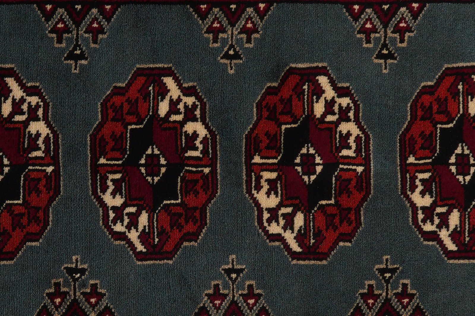 Nasrabad — Hand-knotted, 100x149 cm, Red, 100% Virgin Wool | View 8