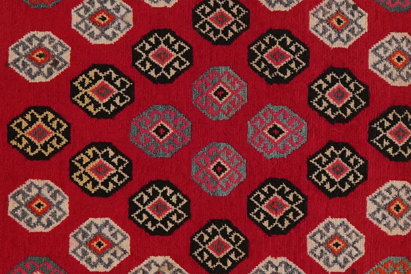 Gashgai — Hand-knotted, 57x60 cm, Red, 100% Virgin Wool | View 4
