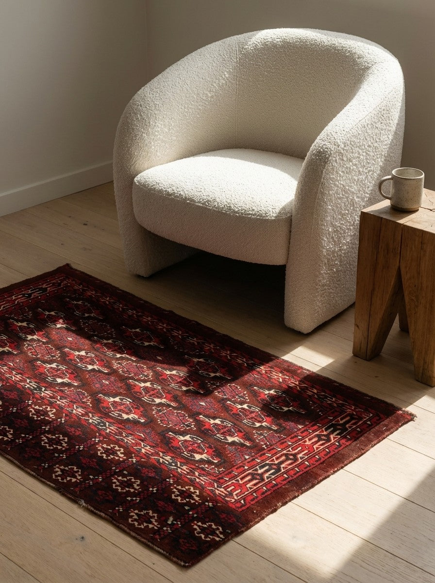 Gartchin — Hand-knotted, 74x120 cm, Red, 100% Virgin Wool | Detail view