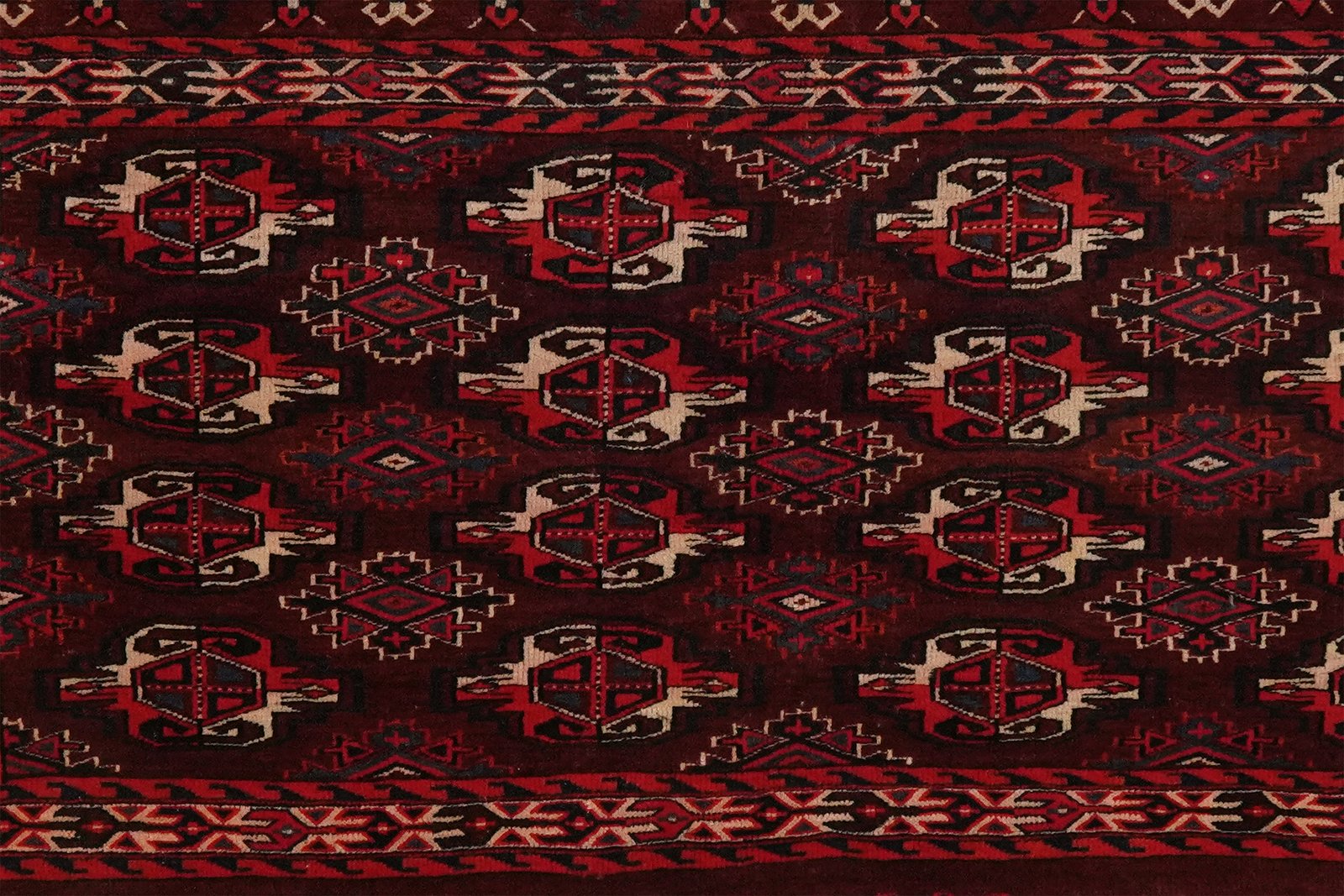 Gartchin — Hand-knotted, 74x120 cm, Red, 100% Virgin Wool | View 4