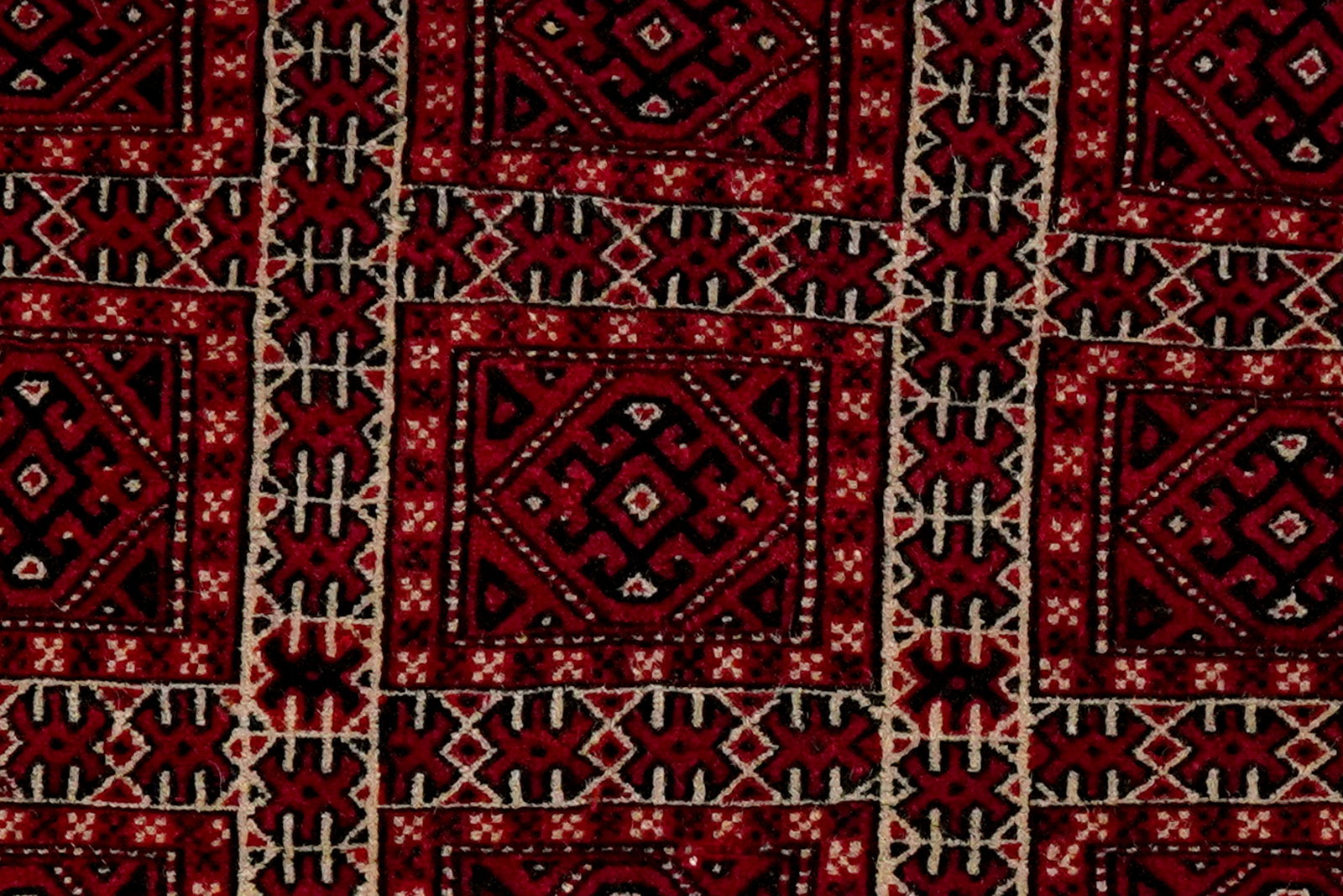 Osmolduk — Handgefertigt, 80x64 cm, Bunt, 100% Virgin Wool | Back view
