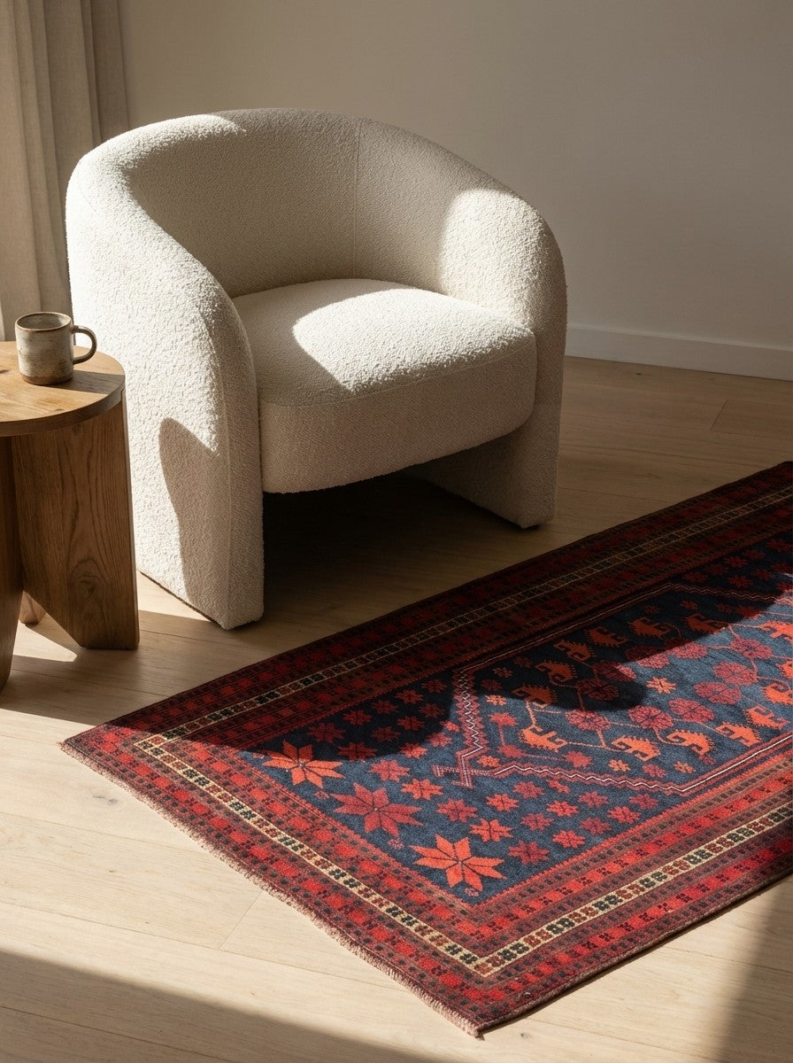 Yagdjibedir — Hand-knotted, 107x184 cm, Blue, 100% Virgin Wool | Detail view