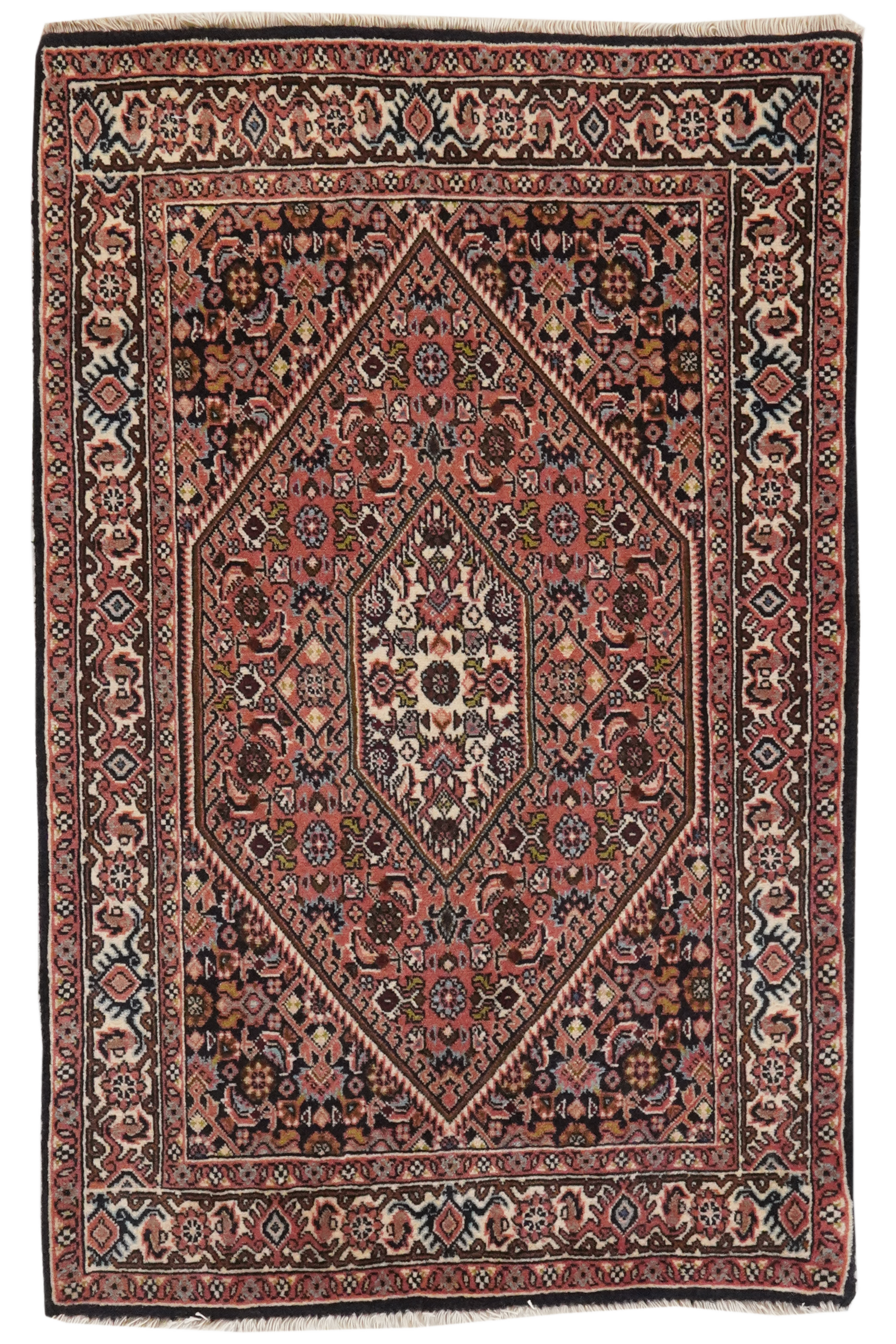 Bidjar Zandjan — Handgefertigt, 107x68 cm, Beige, 100% Virgin Wool | Main view