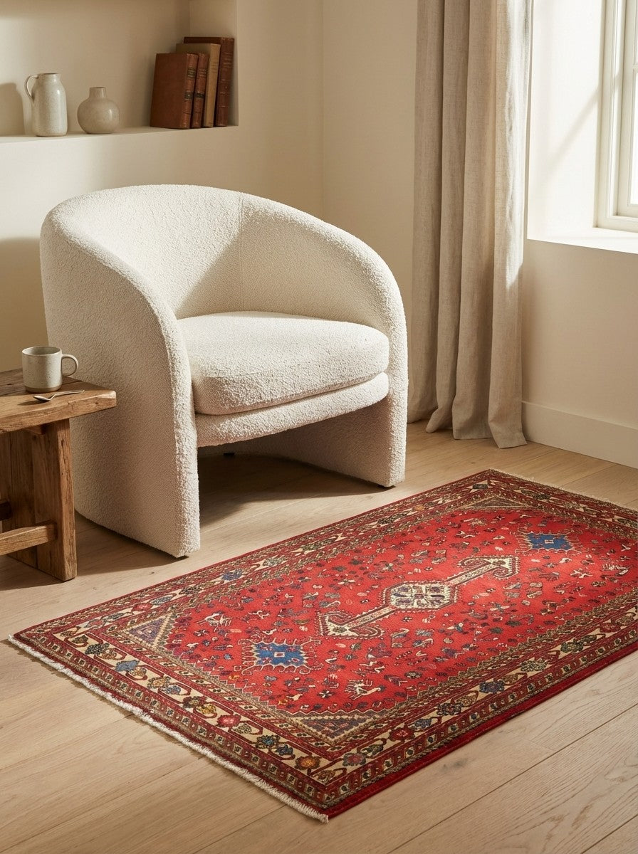 Nasrabad — Hand-knotted, 103x162 cm, Red, 100% Virgin Wool | Detail view