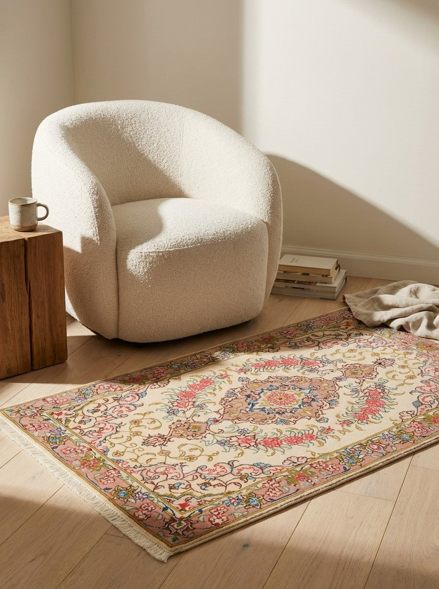 Tabriz 50 Raj — Hand-knotted, 59x93 cm, Beige, 100% Virgin Wool | Detail view