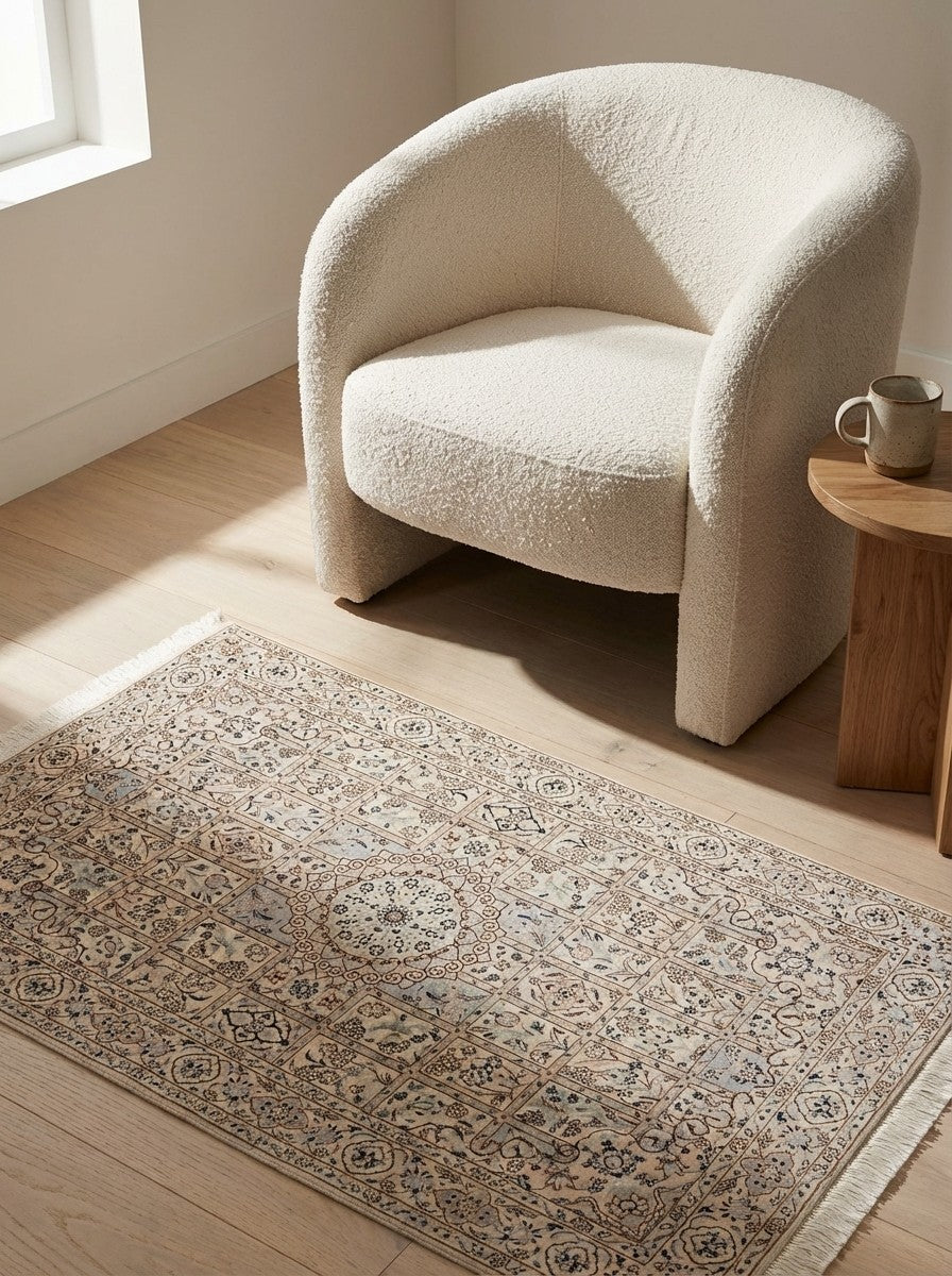 Nain 6La — Hand-knotted, 98x160 cm, Beige, 100% Virgin Wool | Detail view