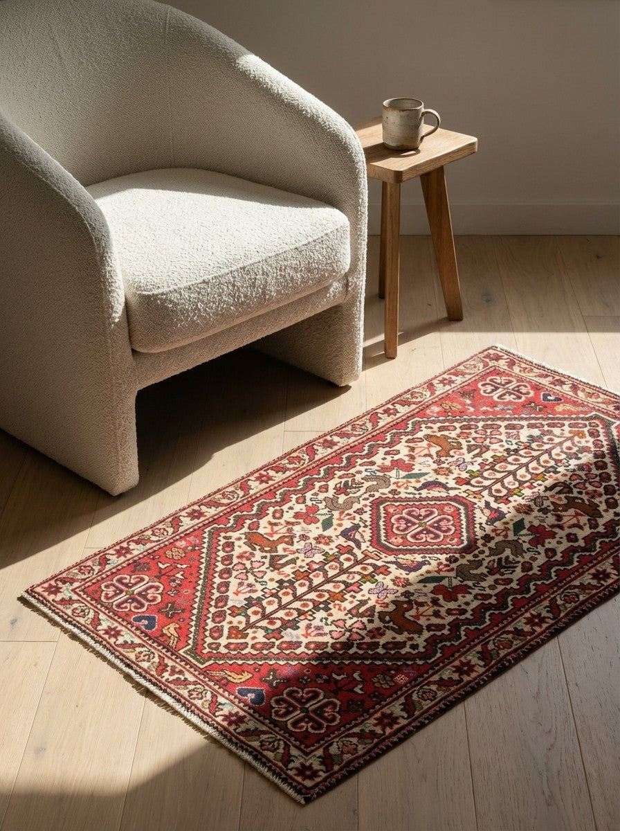 Abadeh — Hand-knotted, 62x108 cm, Beige, 100% Virgin Wool | Detail view