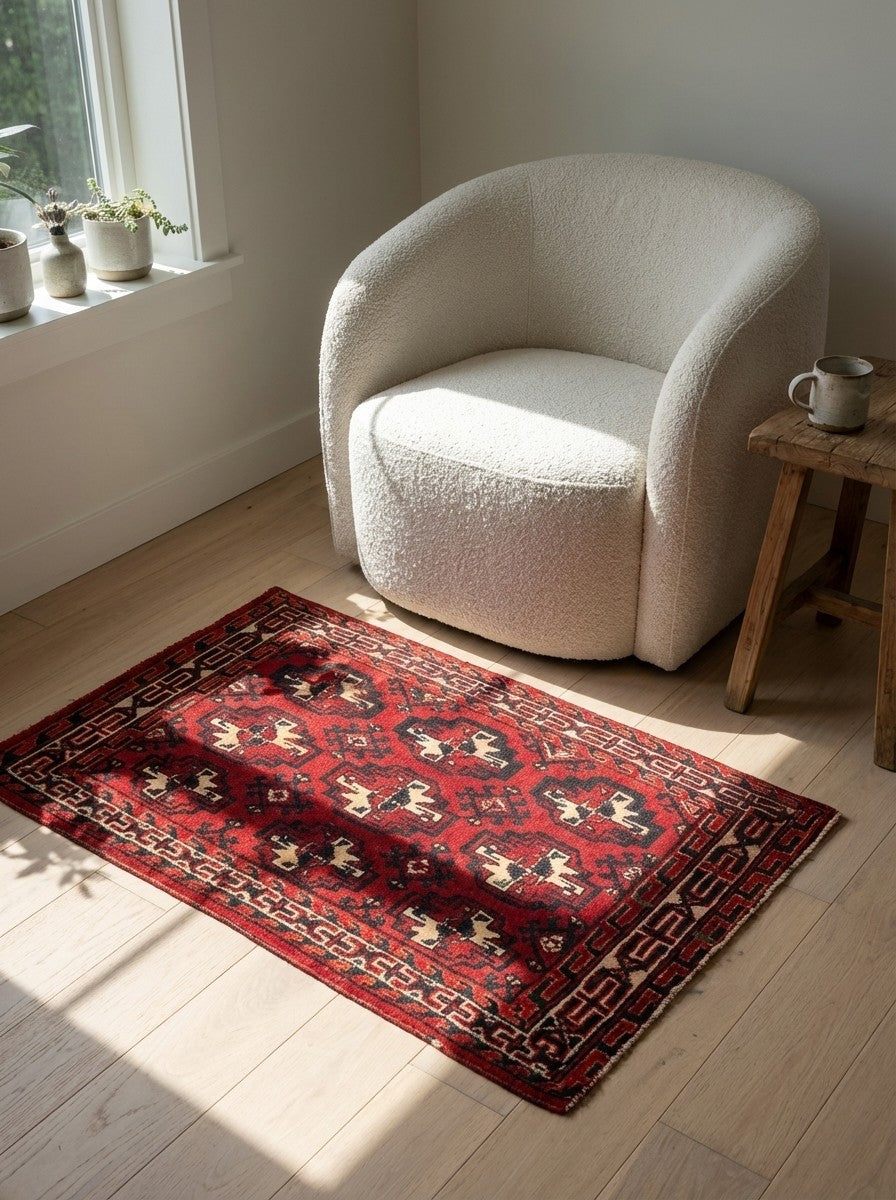 Tekke — Hand-knotted, 71x93 cm, Red, 100% Virgin Wool | Detail view