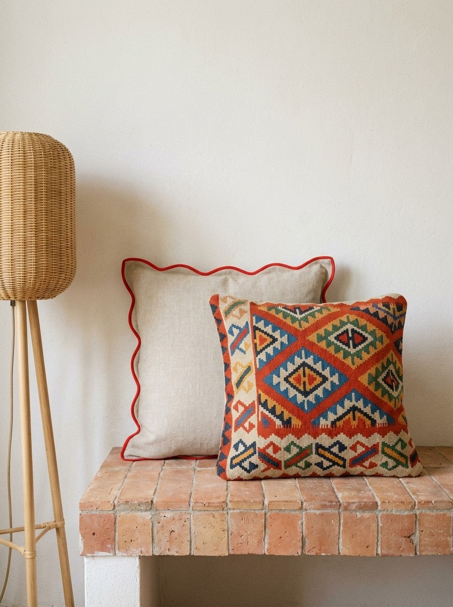 Kelim Kissen — Handmade, 70x70 cm, Red, 100% Virgin Wool | Back view
