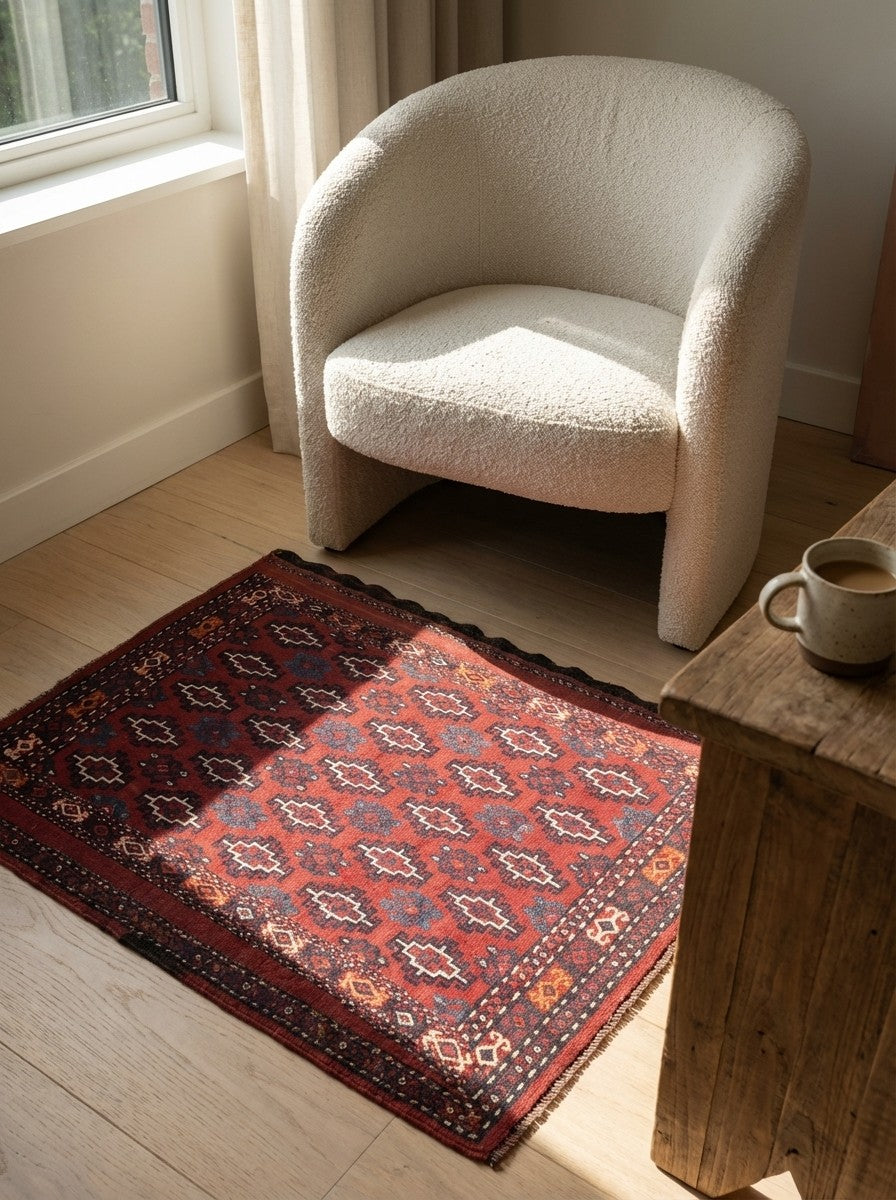 Gartchin — Hand-knotted, 83x95 cm, Red, 100% Virgin Wool | Detail view