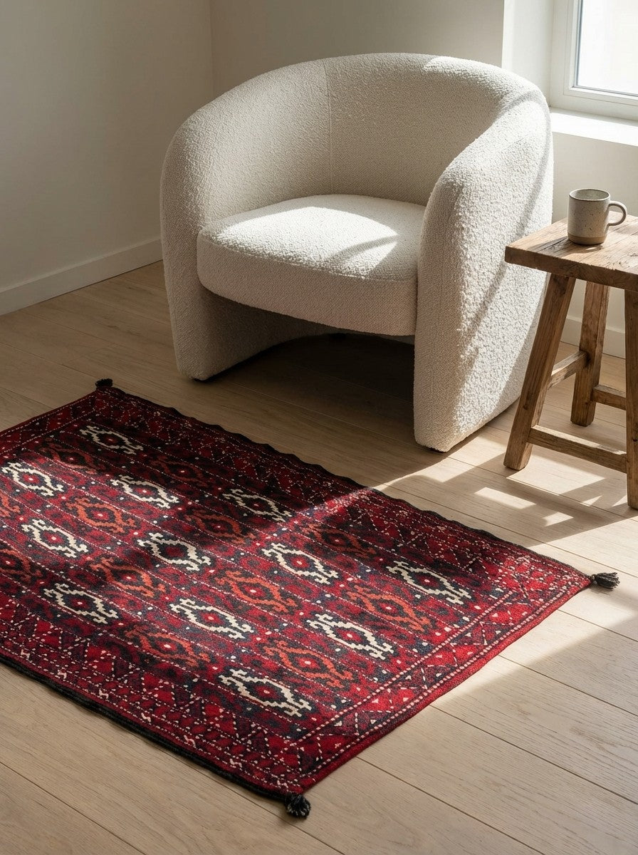 Gartchin — Hand-knotted, 68x108 cm, Multicolor, 100% Virgin Wool | Detail view