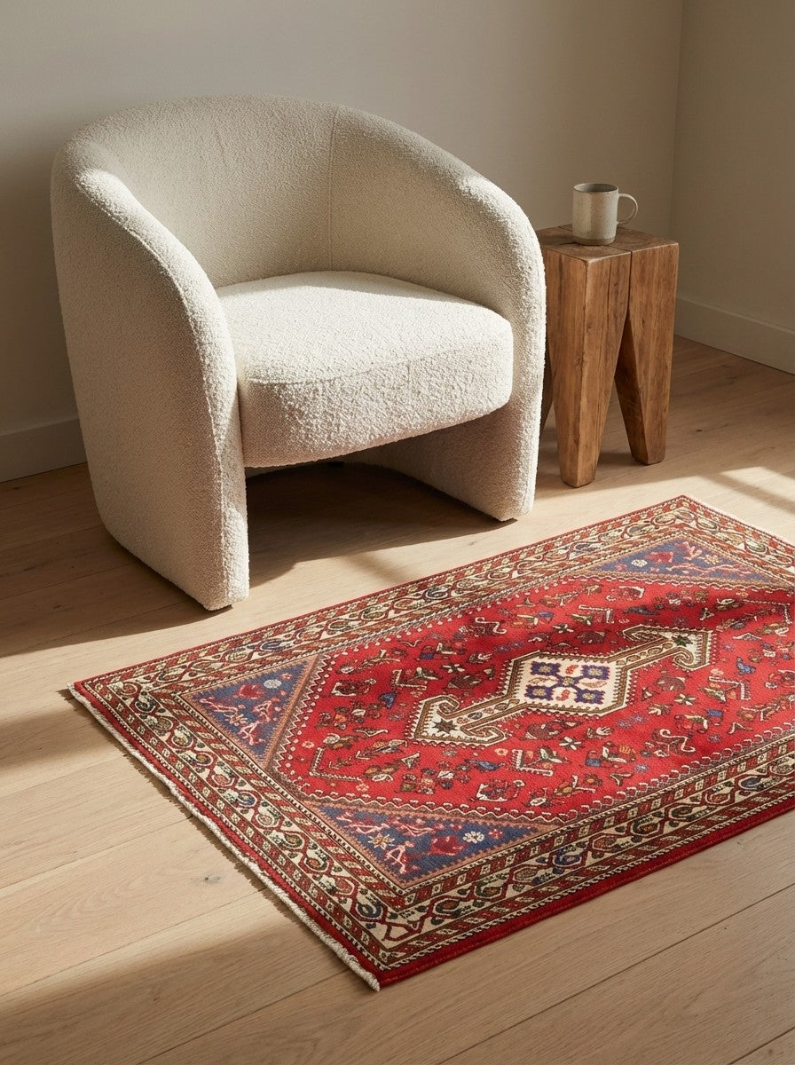 Nasrabad — Hand-knotted, 101x145 cm, Red, 100% Virgin Wool | Detail view