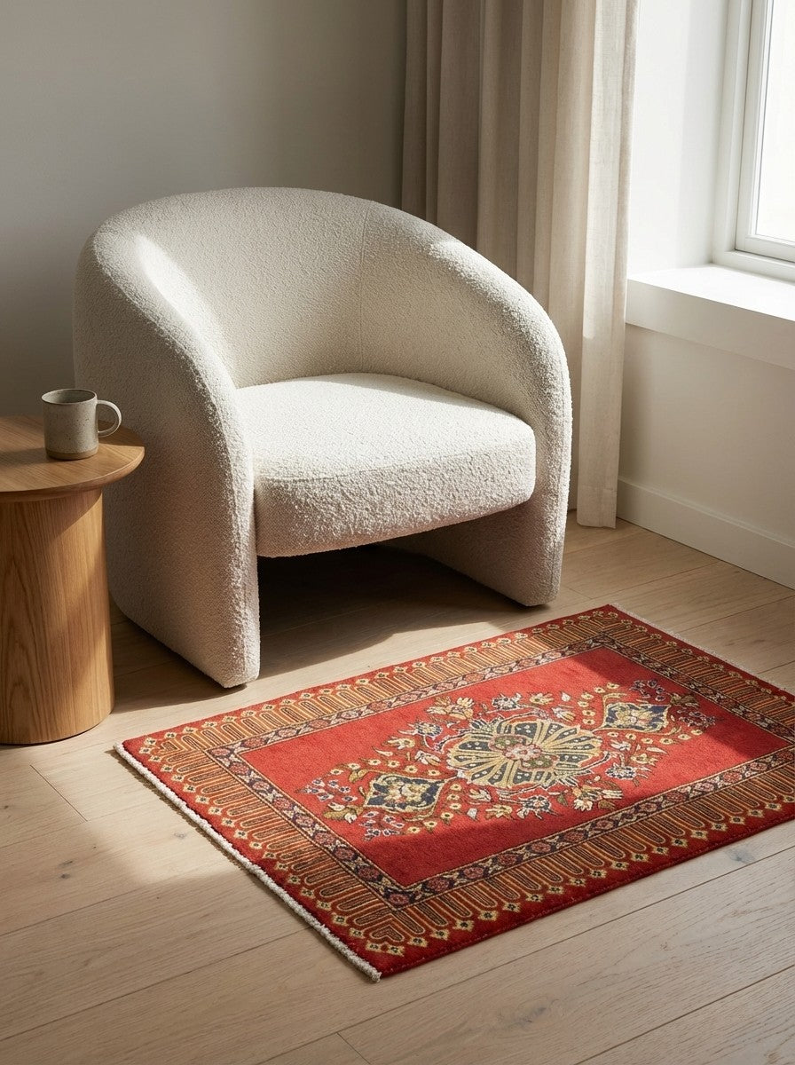 Kashan — Hand-knotted, 81x60 cm, Red, 100% Virgin Wool | Detail view