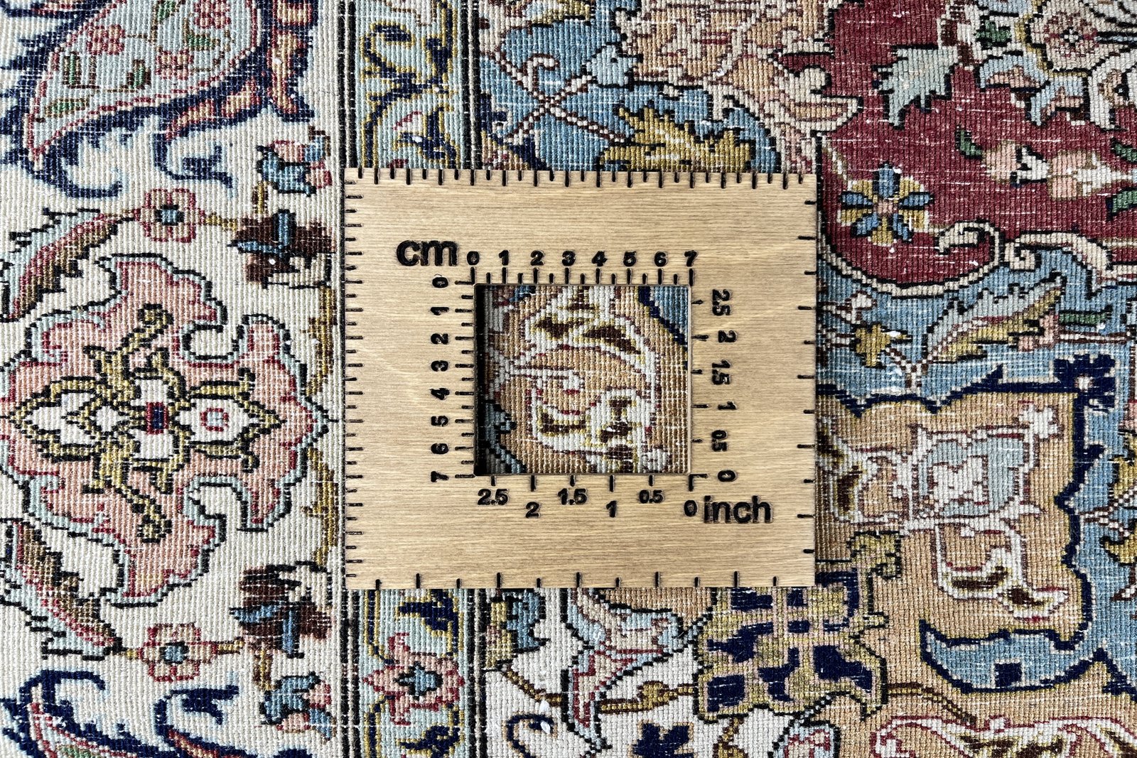 Tabriz Old — Hand-knotted, 140x215 cm, Red, 100% Virgin Wool | View 11