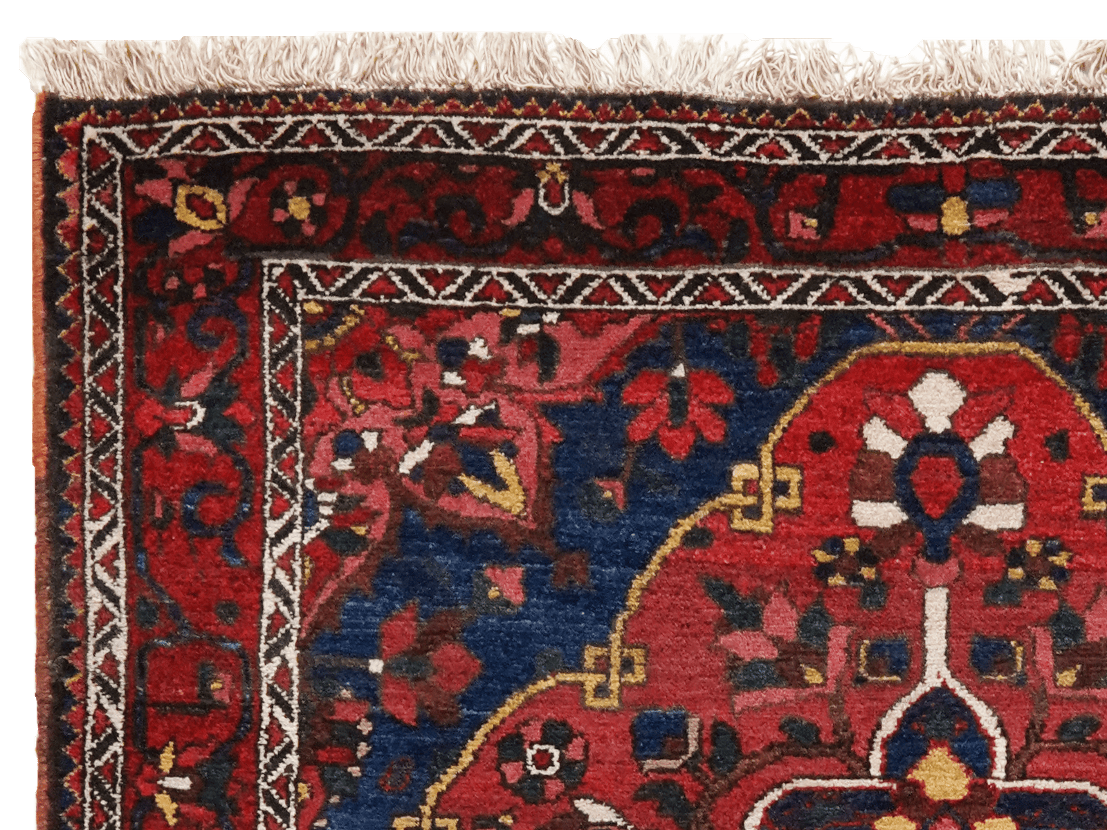 Bakhtiar — Hand-knotted, 134x211 cm, Red, 100% Virgin Wool | View 3