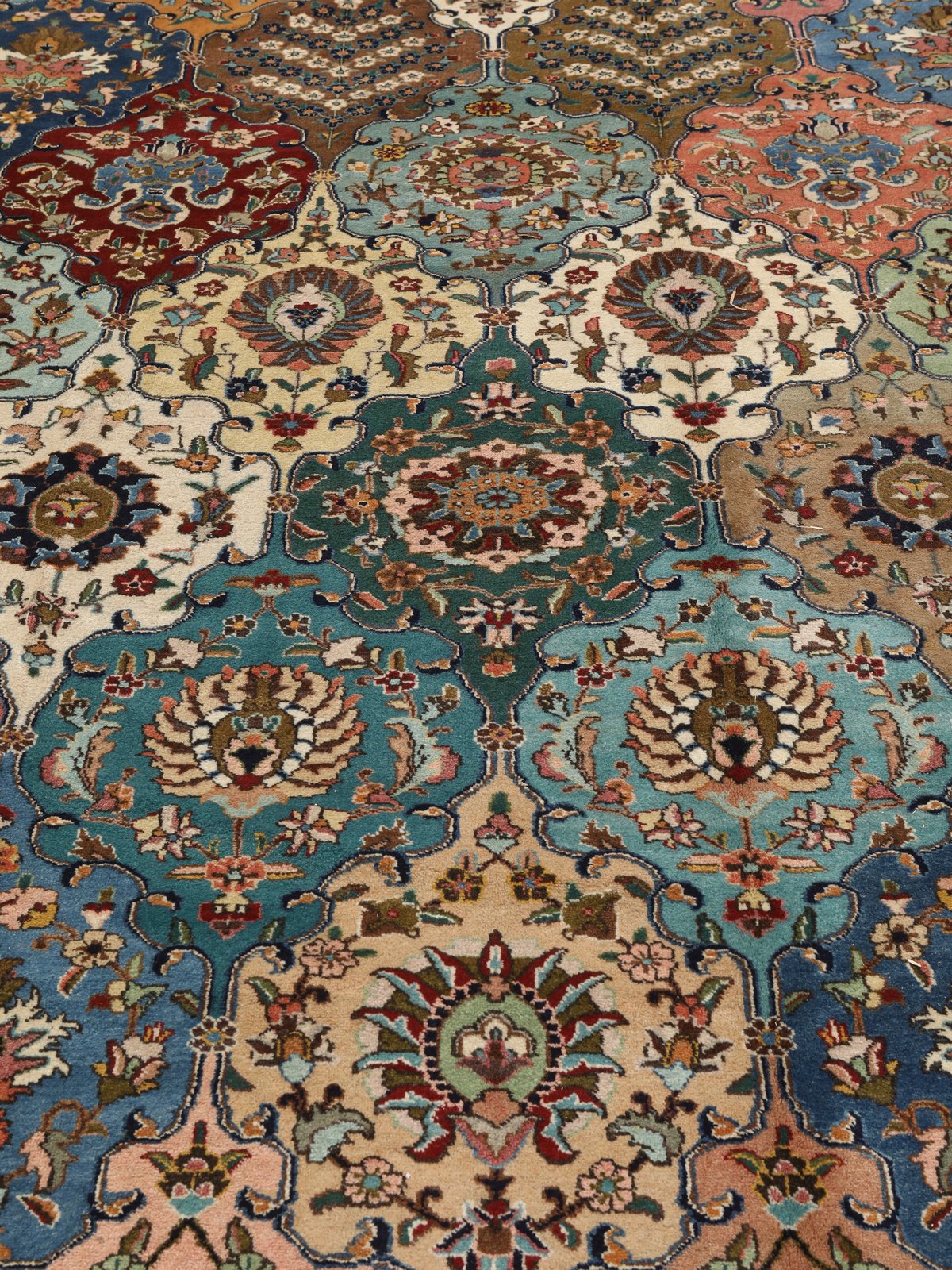 Tabriz Old — Hand-knotted, 357x500 cm, 100% Virgin Wool | View 6