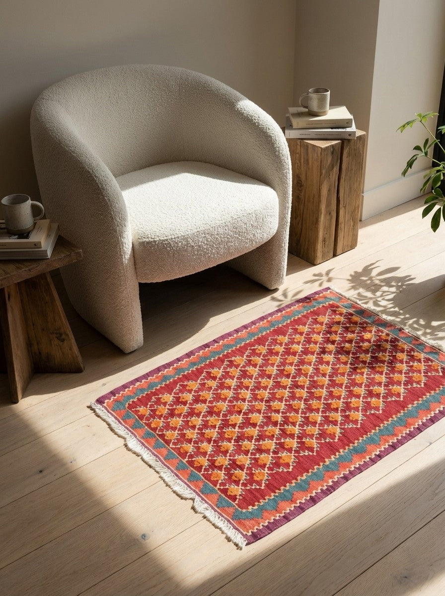 Kelim Senneh — Handmade, 62x86 cm, Red, 100% Virgin Wool | Detail view