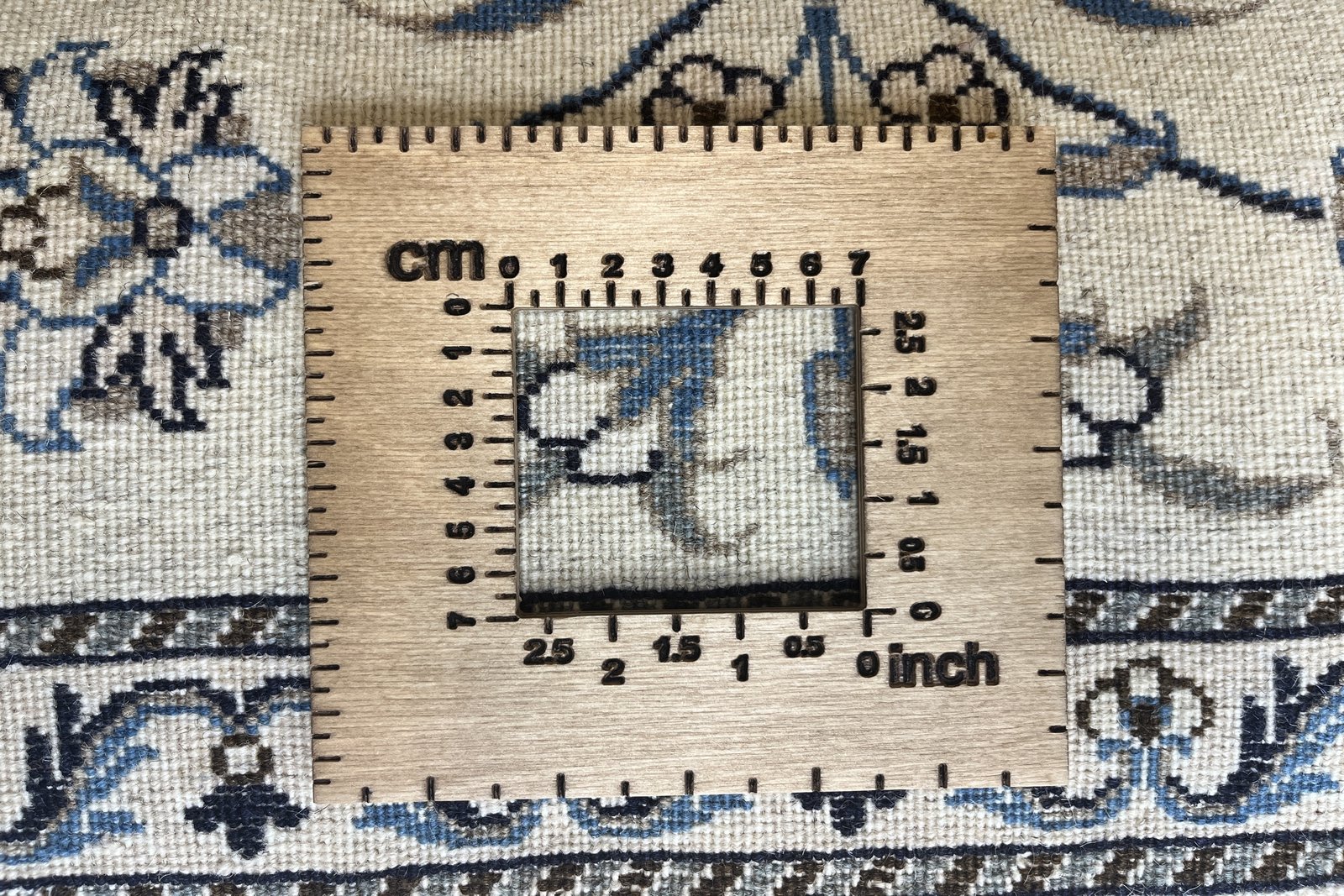 Nain 12La — Hand-knotted, 90x139 cm, Beige, 100% Virgin Wool | View 11
