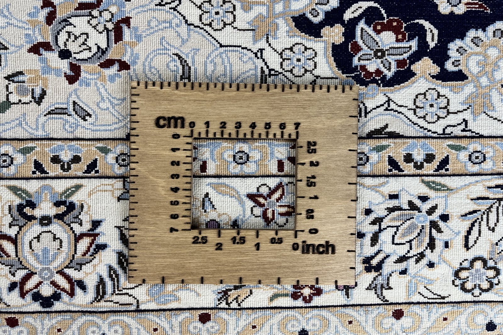 Nain 6La — Hand-knotted, 120x185 cm, Blue, 100% Virgin Wool | View 11