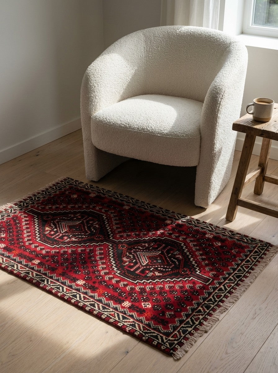 Shiraz — Hand-knotted, 87x123 cm, Red, 100% Virgin Wool | Detail view