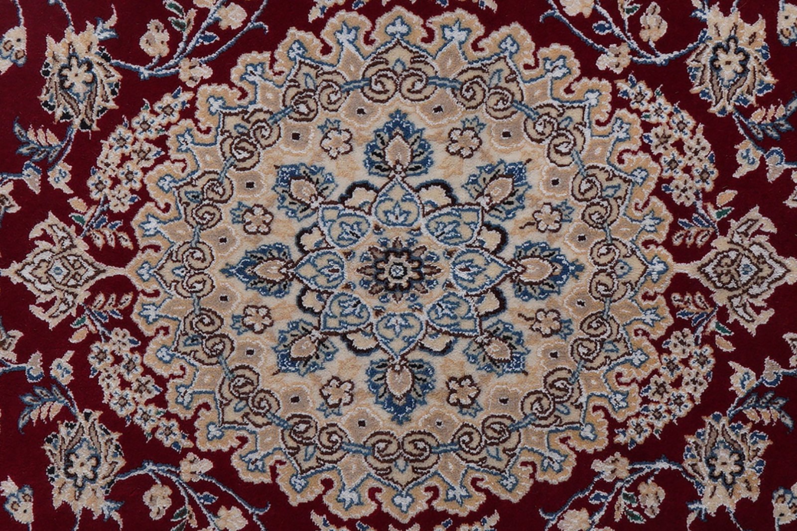 Nain 9La — Hand-knotted, 135x204 cm, Red, 100% Virgin Wool | View 8