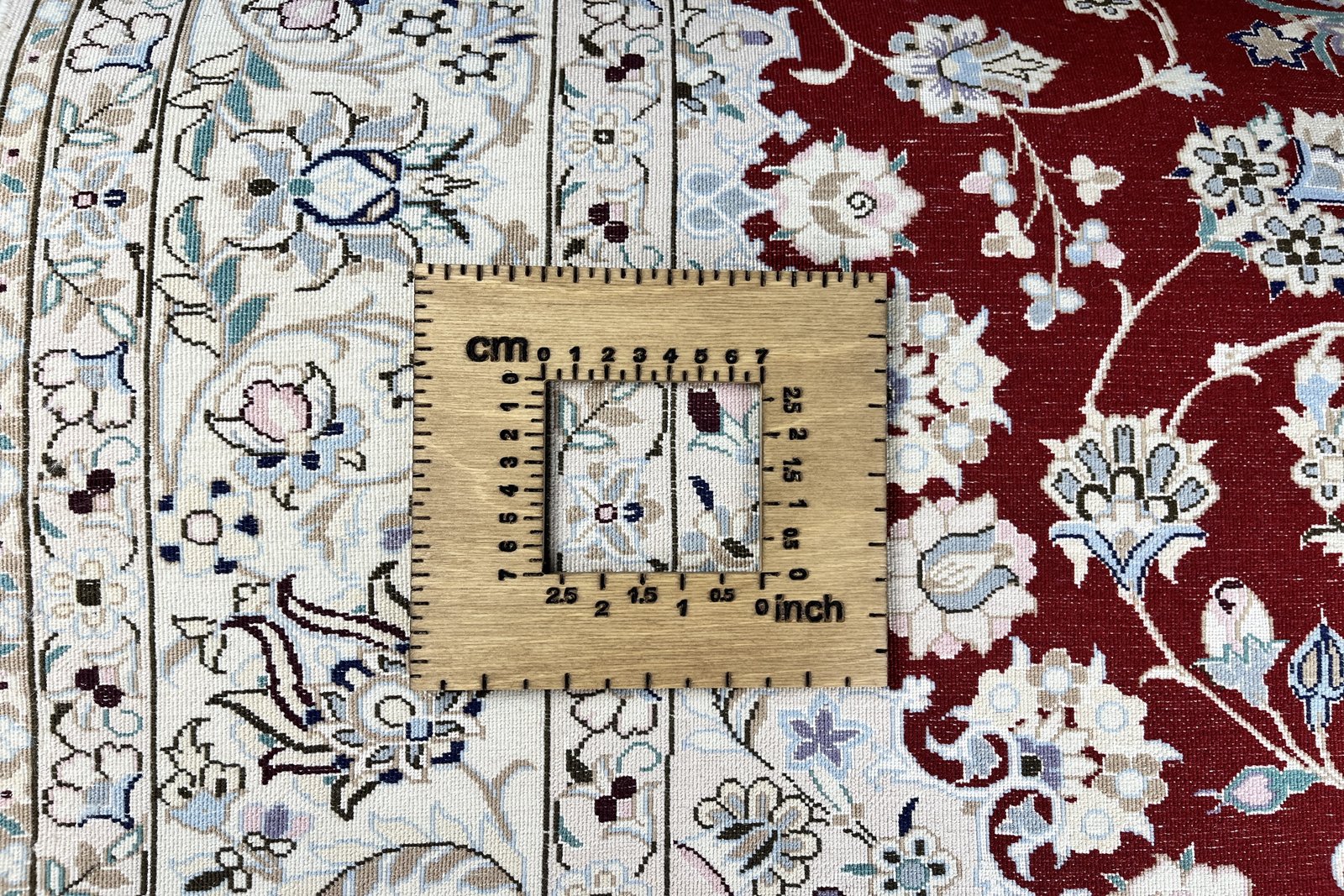 Nain 6La — Hand-knotted, 132x197 cm, Red, 100% Virgin Wool | View 11
