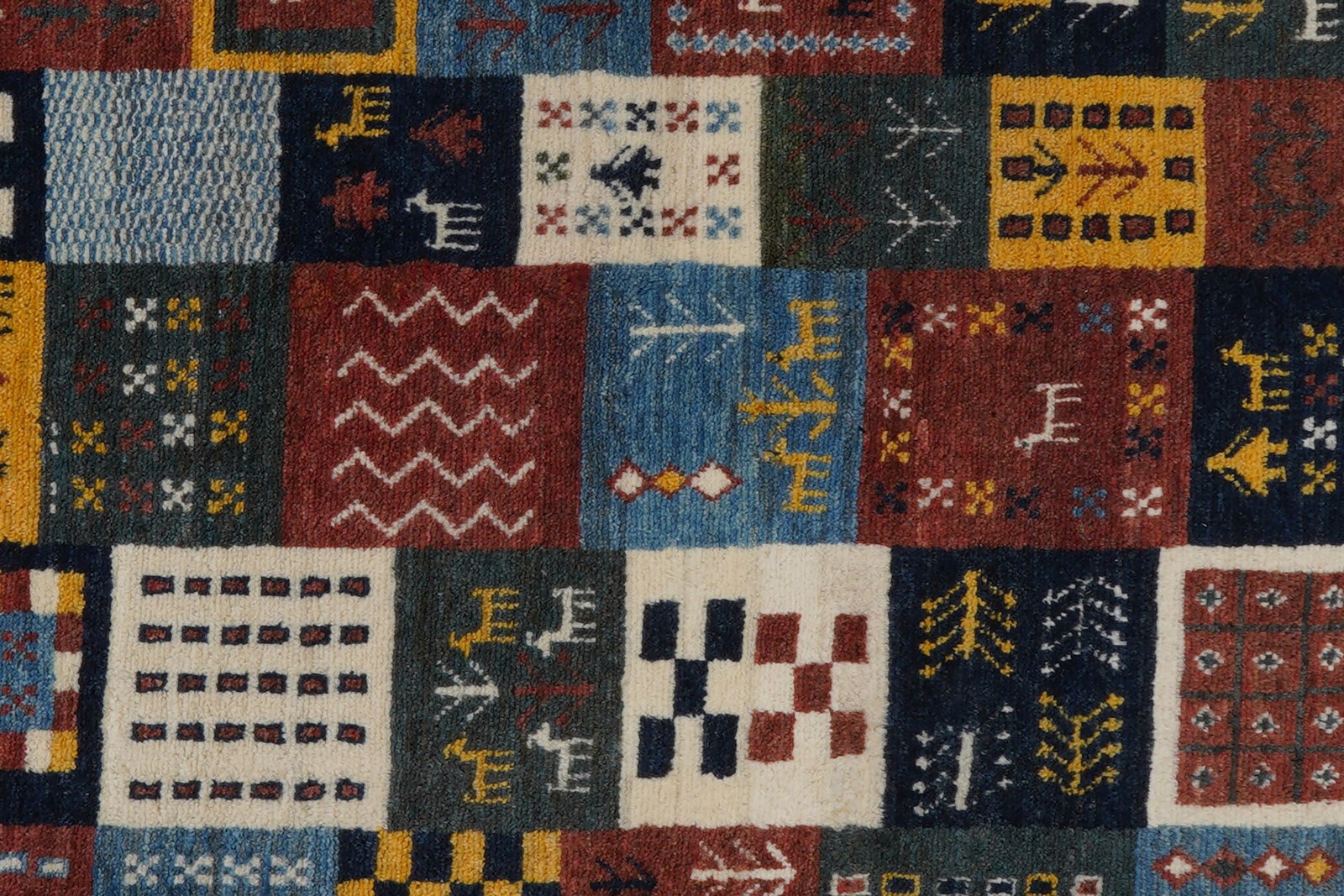 Gabbeh Sonnat — Hand-knotted, 131x186 cm, Multicolor, 100% Virgin Wool | View 8