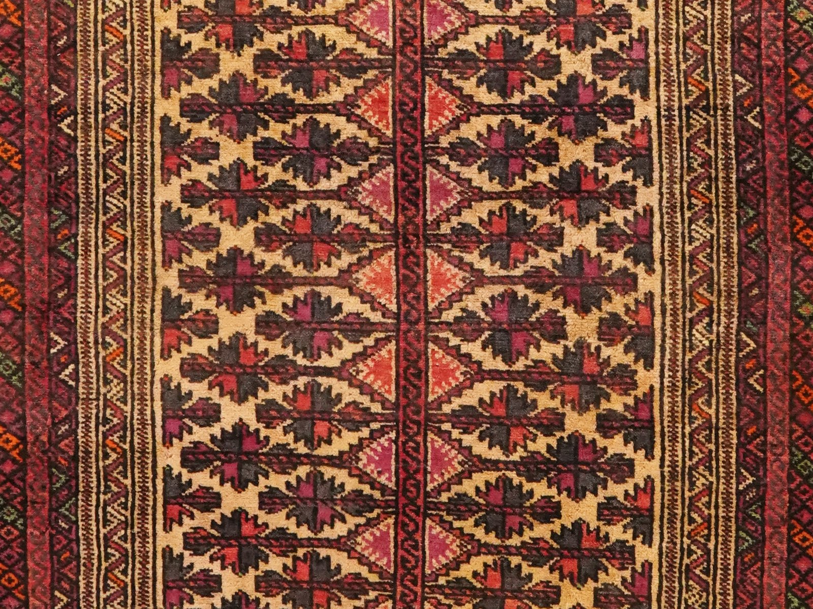 Belutch — Hand-knotted, 104x159 cm, Multicolor, 100% Virgin Wool | View 4