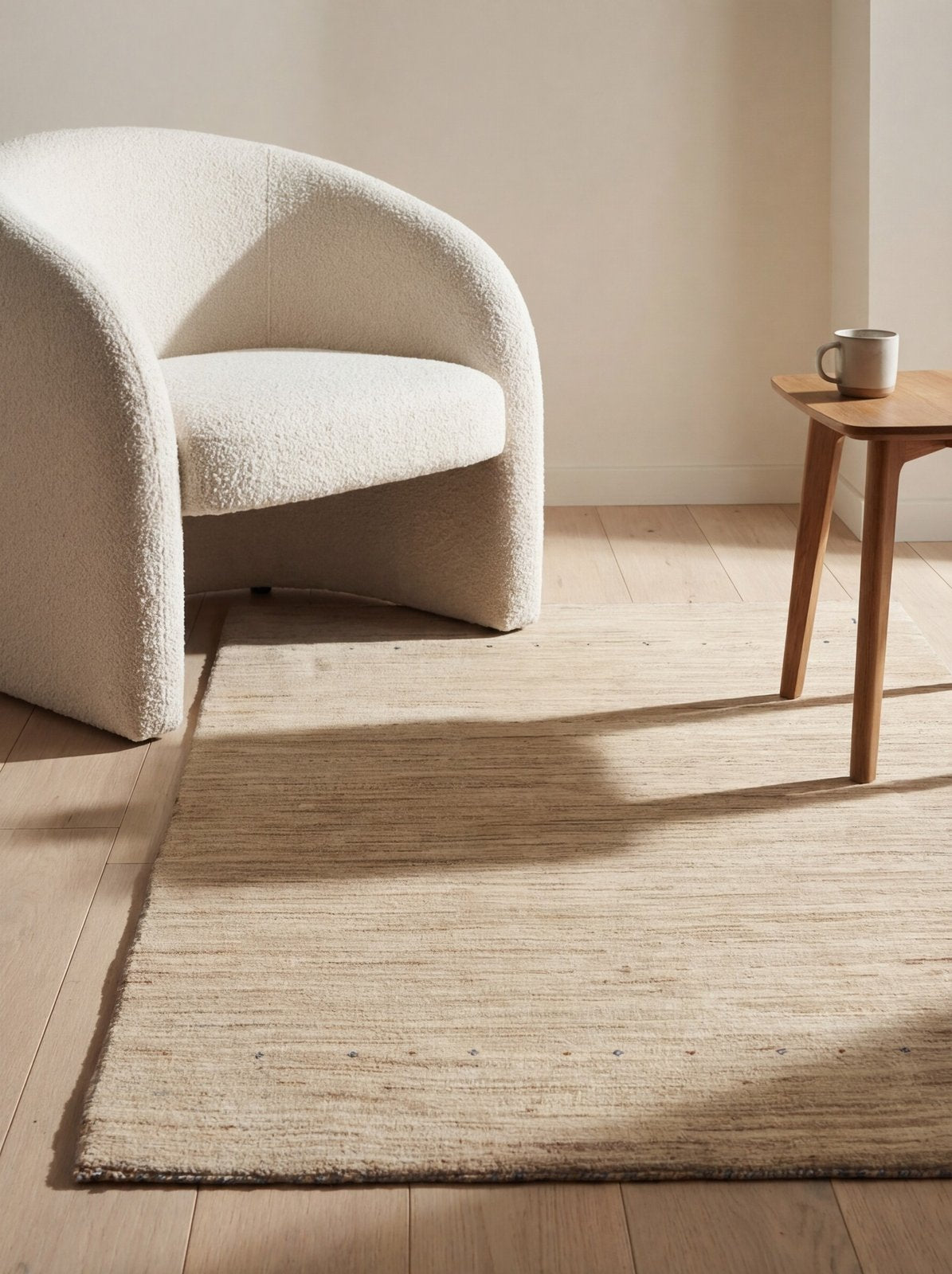 Gabbeh Sonnat — Hand-knotted, 110x172 cm, Beige, 100% Virgin Wool | Detail view
