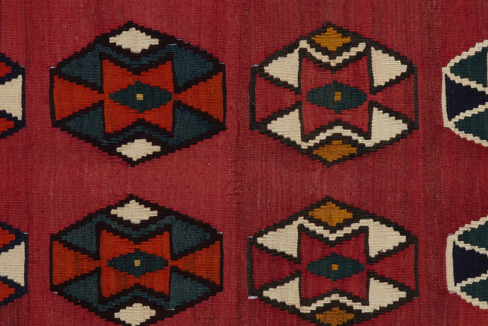 Kelim Gashgai Old — Handgefertigt, 232x147 cm, Beige, 100% Virgin Wool | View 7