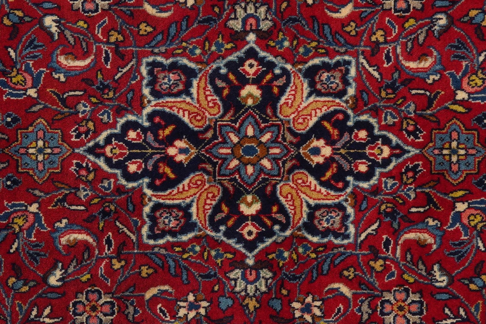Sarough — Hand-knotted, 125x224 cm, Red, 100% Virgin Wool | View 7