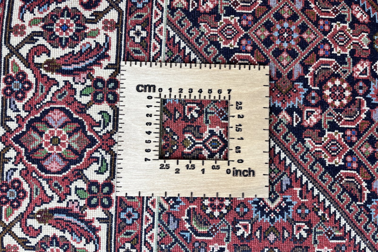 Bidjar Zandjan — Hand-knotted, 140x221 cm, Red, 100% Virgin Wool | View 11