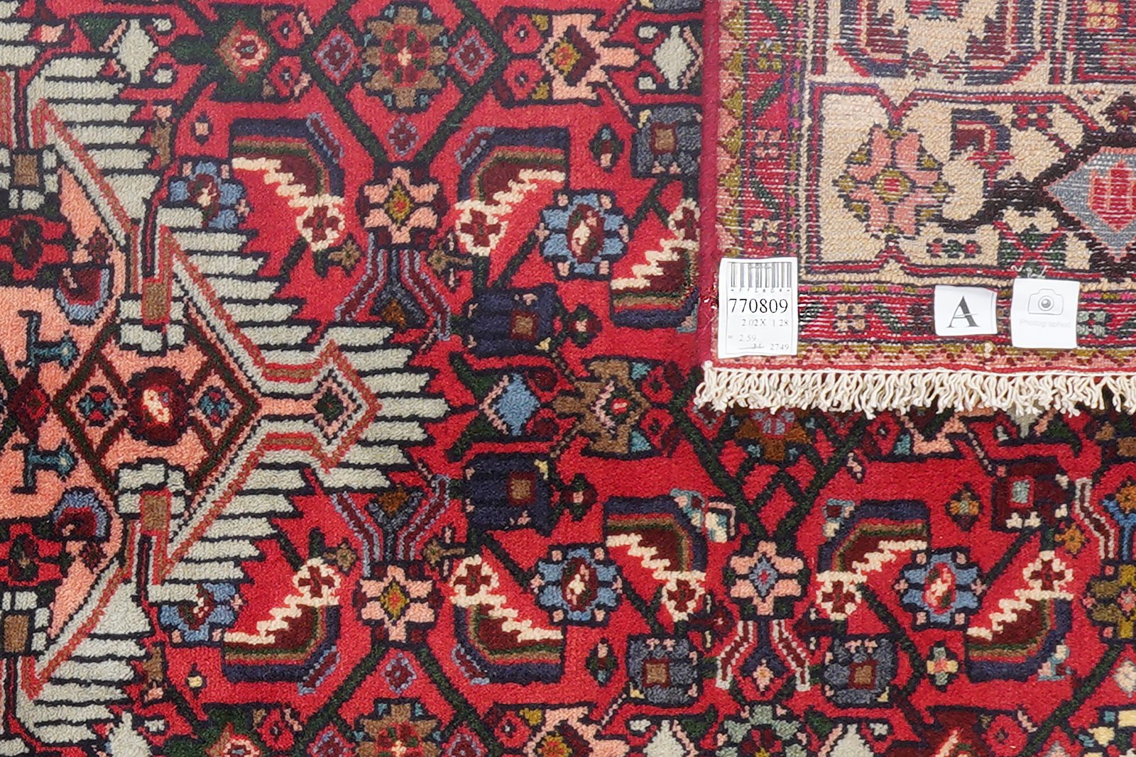 Assadabad — Hand-knotted, 128x202 cm, Red, 100% Virgin Wool | View 6