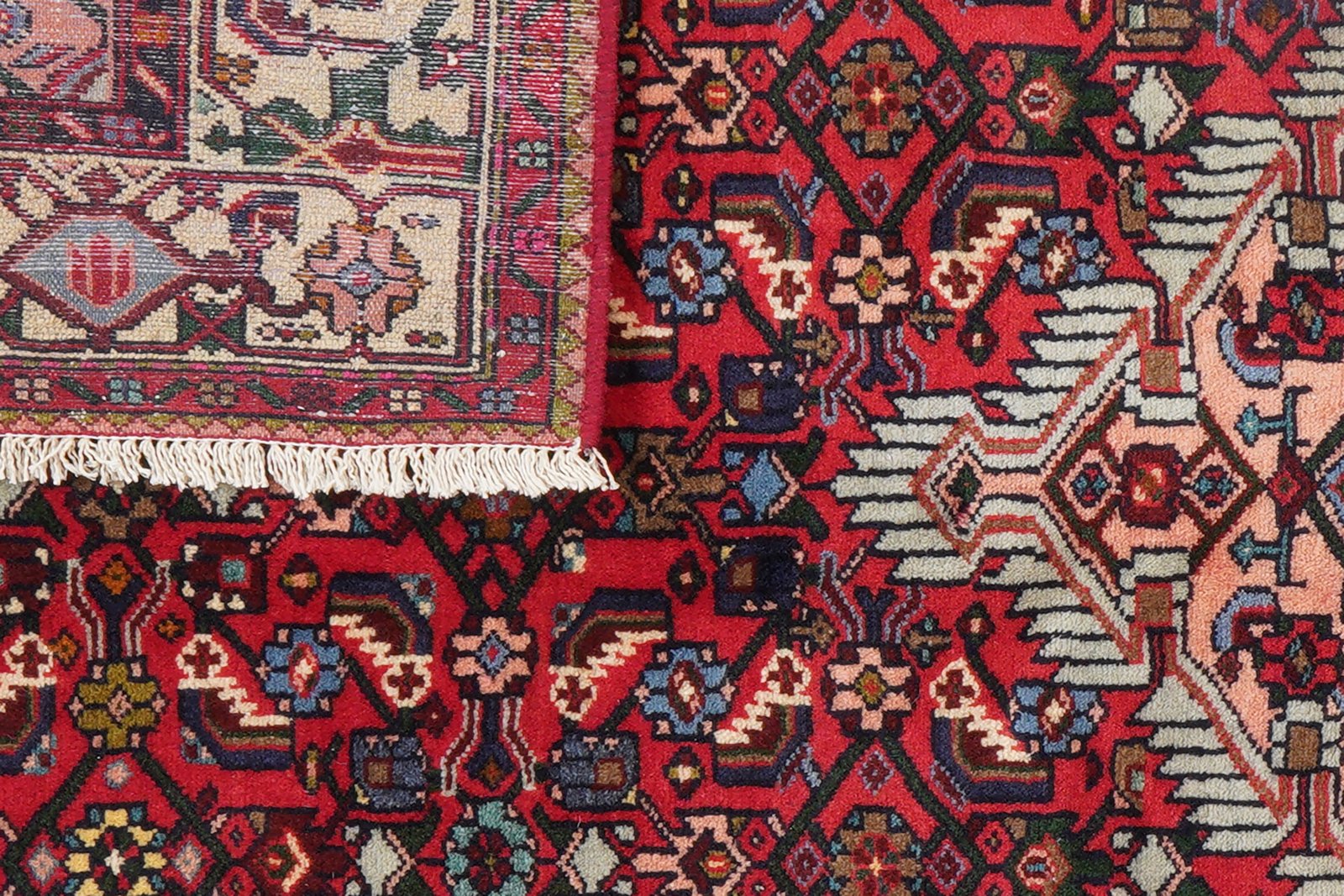 Assadabad — Hand-knotted, 128x202 cm, Red, 100% Virgin Wool | View 8