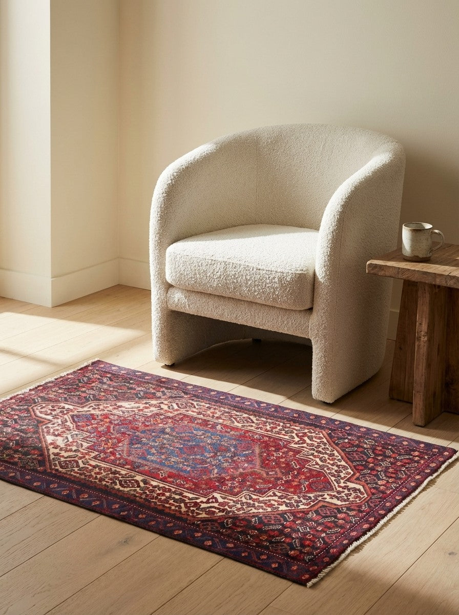 Senneh — Hand-knotted, 68x117 cm, Beige, 100% Virgin Wool | Detail view