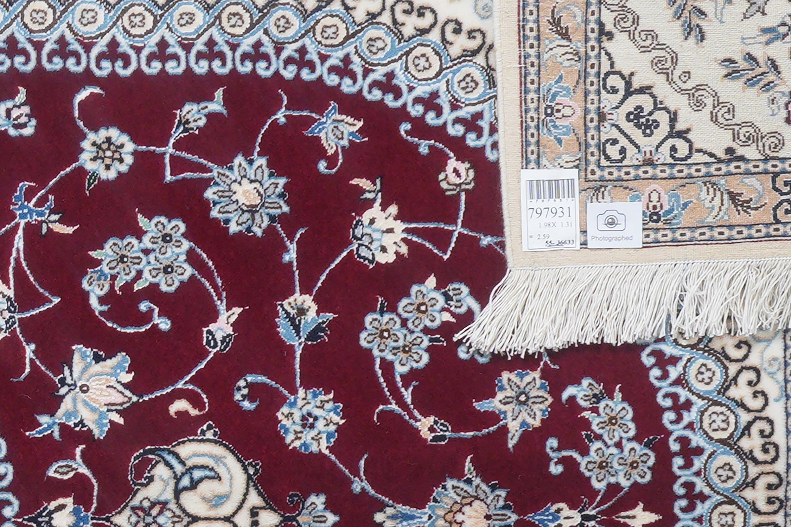 Nain 6La — Hand-knotted, 131x198 cm, Red, 100% Virgin Wool | View 6