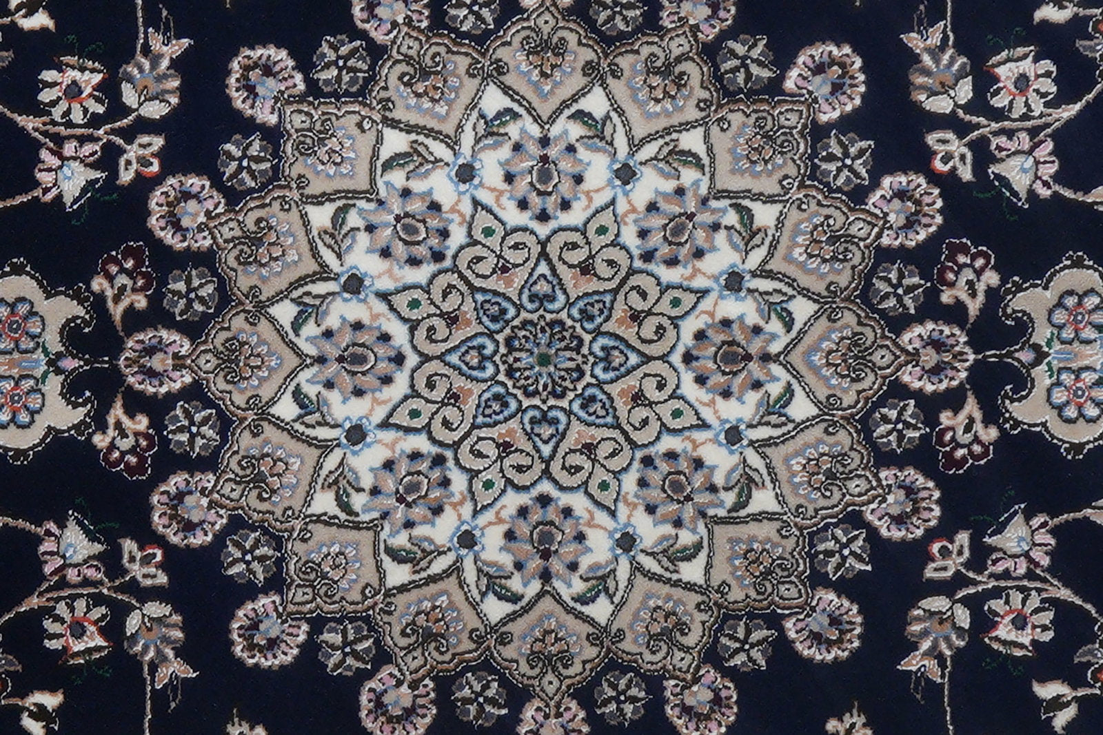 Nain 6La — Handgefertigt, 196x125 cm, Beige, 100% Virgin Wool | View 8