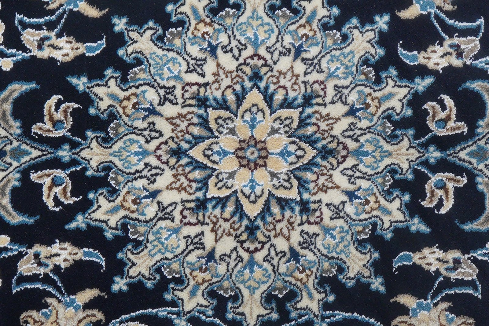 Nain 12La — Hand-knotted, 153x206 cm, Blue, 100% Virgin Wool | View 6