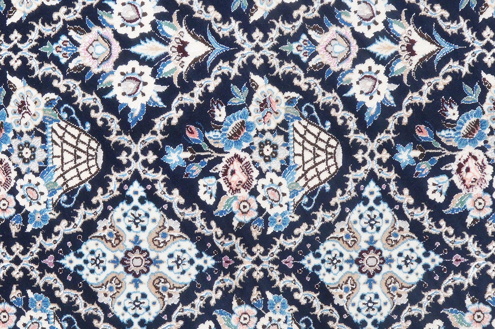Nain 6La — Hand-knotted, 127x197 cm, Blue, 100% Virgin Wool | View 8
