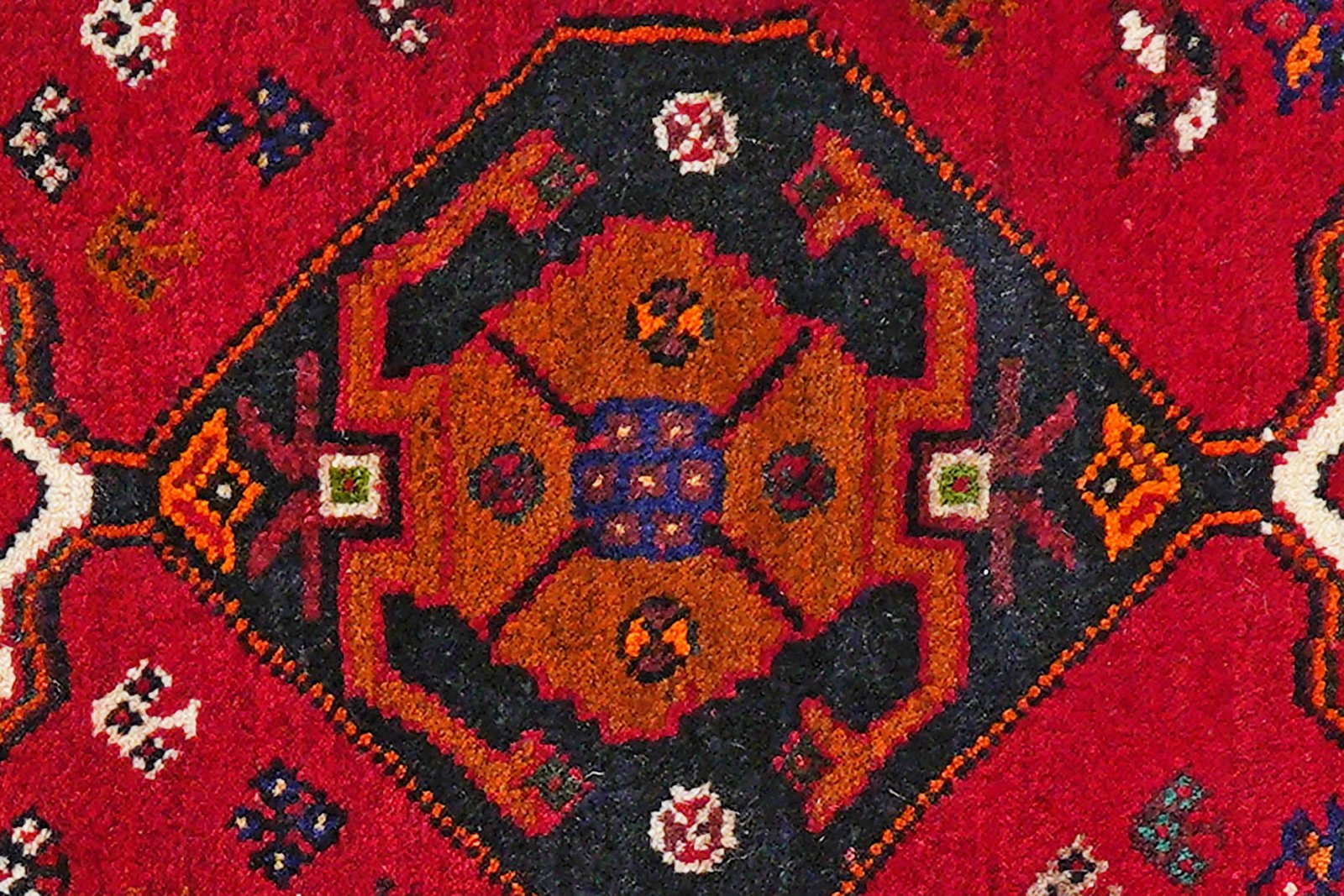 Gashgai — Hand-knotted, 86x122 cm, Red, 100% Virgin Wool | View 8
