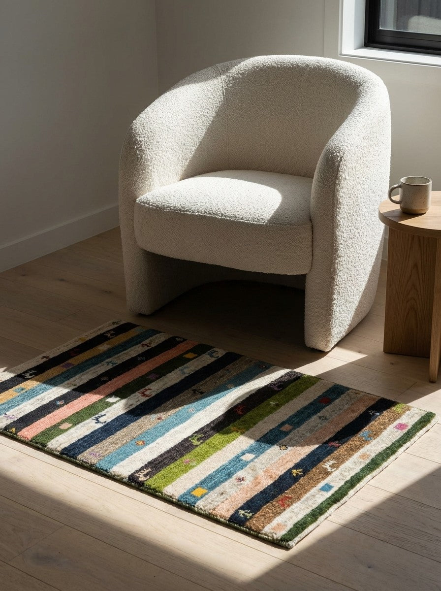 Gabbeh Sonnat — Hand-knotted, 61x93 cm, Multicolor, 100% Virgin Wool | Detail view