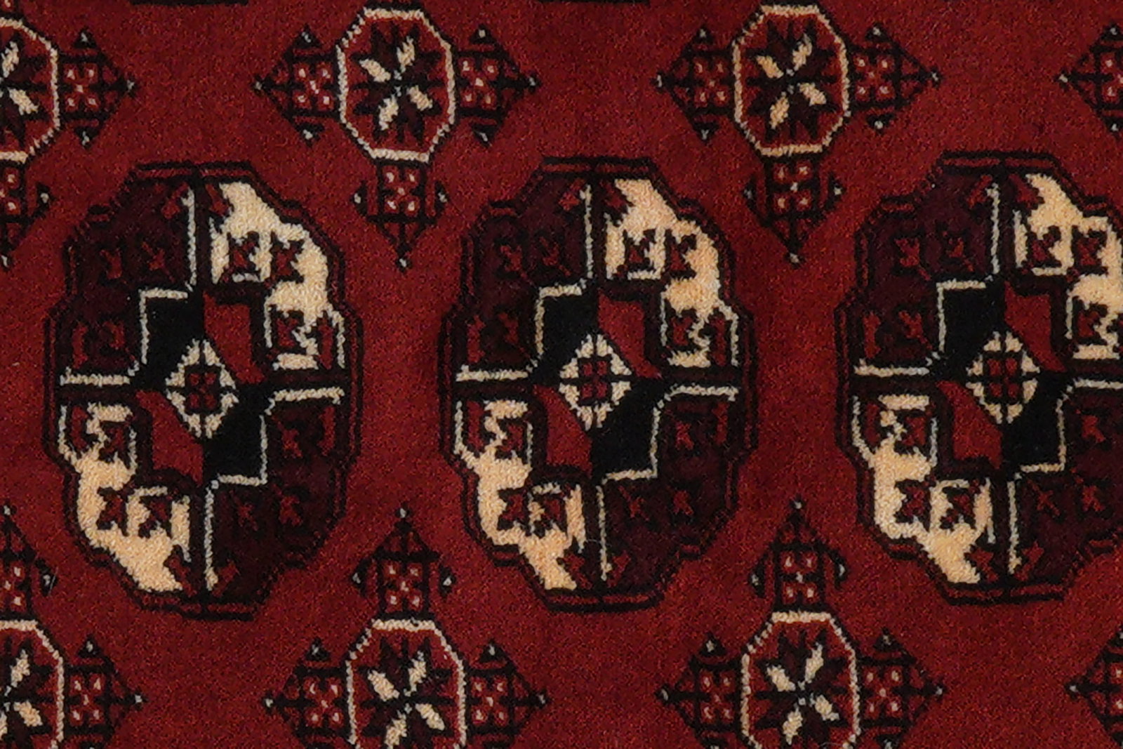 Turkman — Handgefertigt, 178x107 cm, Rot, 100% Virgin Wool | View 8