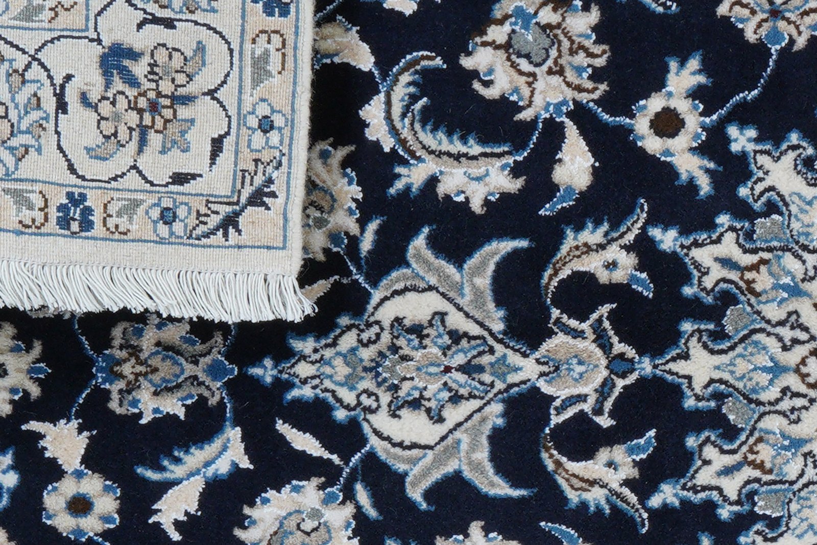 Nain 12La — Hand-knotted, 119x206 cm, Blue, 100% Virgin Wool | View 8