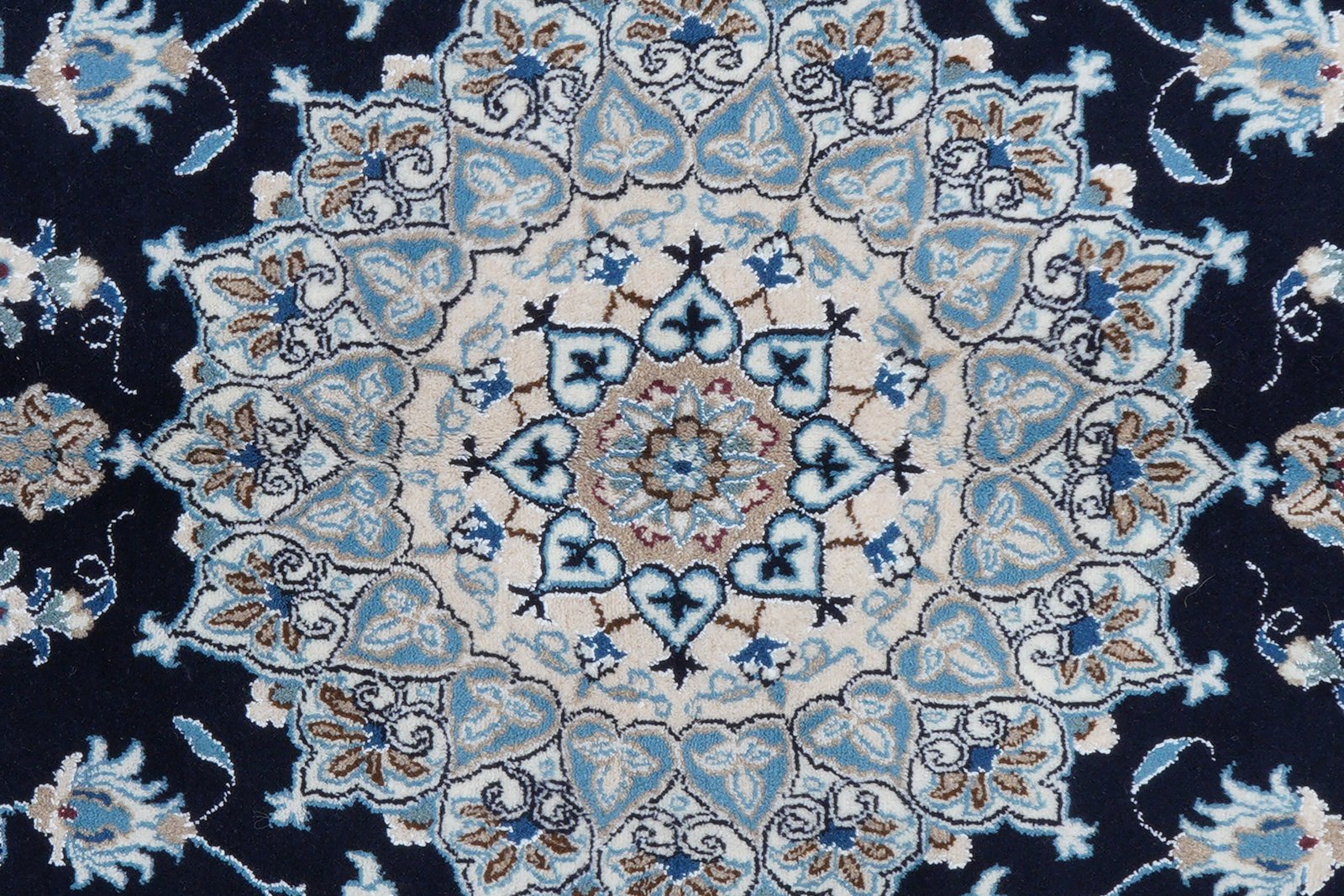Nain 12La — Hand-knotted, 196x298 cm, Blue, 100% Virgin Wool | View 7