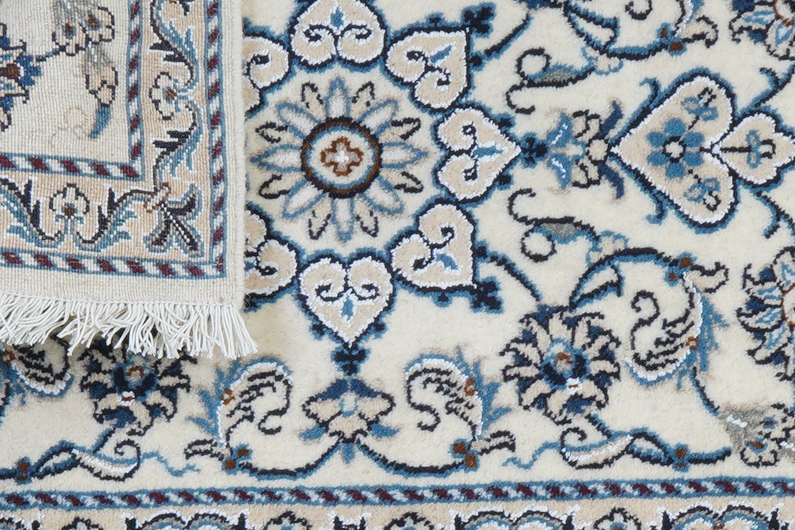 Nain 12La — Hand-knotted, 60x90 cm, Beige, 100% Virgin Wool | View 7