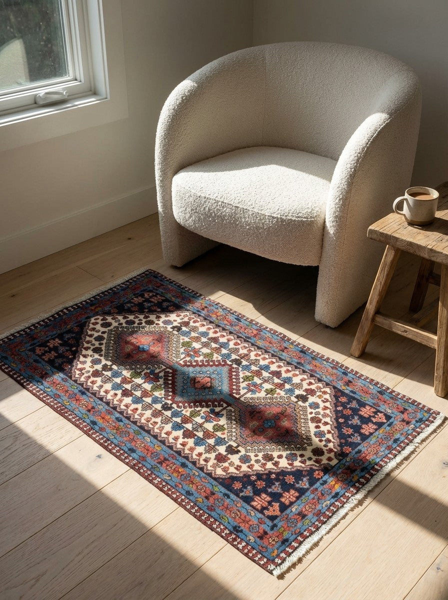 Yalameh — Hand-knotted, 81x127 cm, Beige, 100% Virgin Wool | Detail view